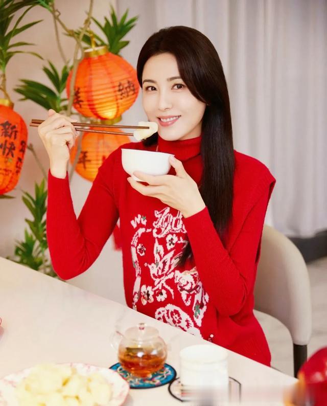 美女图集第607期——曾黎