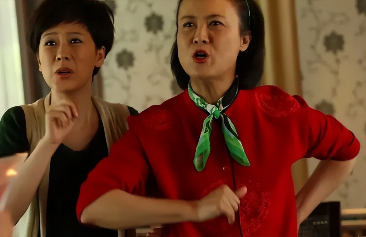 47岁海清近况让人心酸，脸垮嘴斜、又普又显老，昔日女神也落寞了