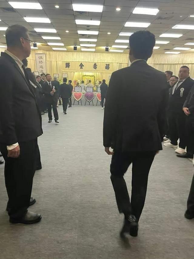 向华强大哥向华炎葬礼，向太和向佐出席，神仙锦等多名江湖人现身