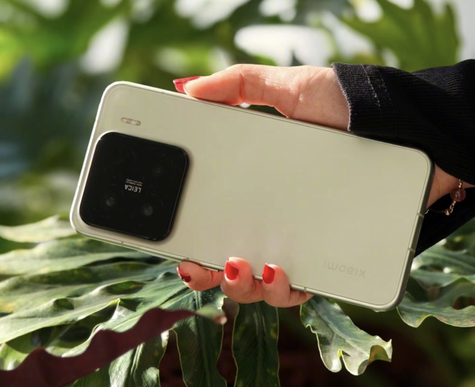 “銷量爆棚”的小屏手機，驍龍8至尊版+徠卡三攝，降幅高達1000元