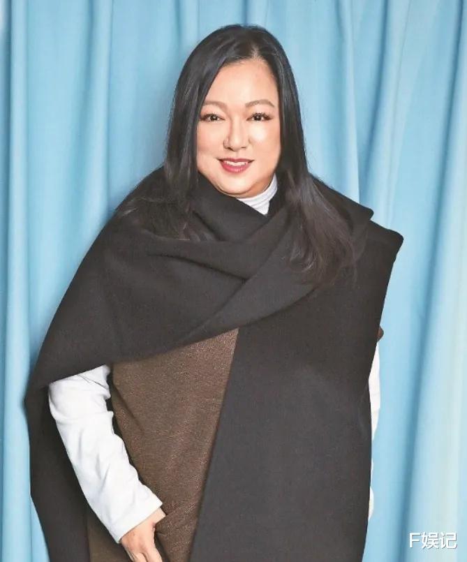 李珊珊曝有富豪送三千万豪宅和豪车求爱 18岁到3年前没停过谈恋爱