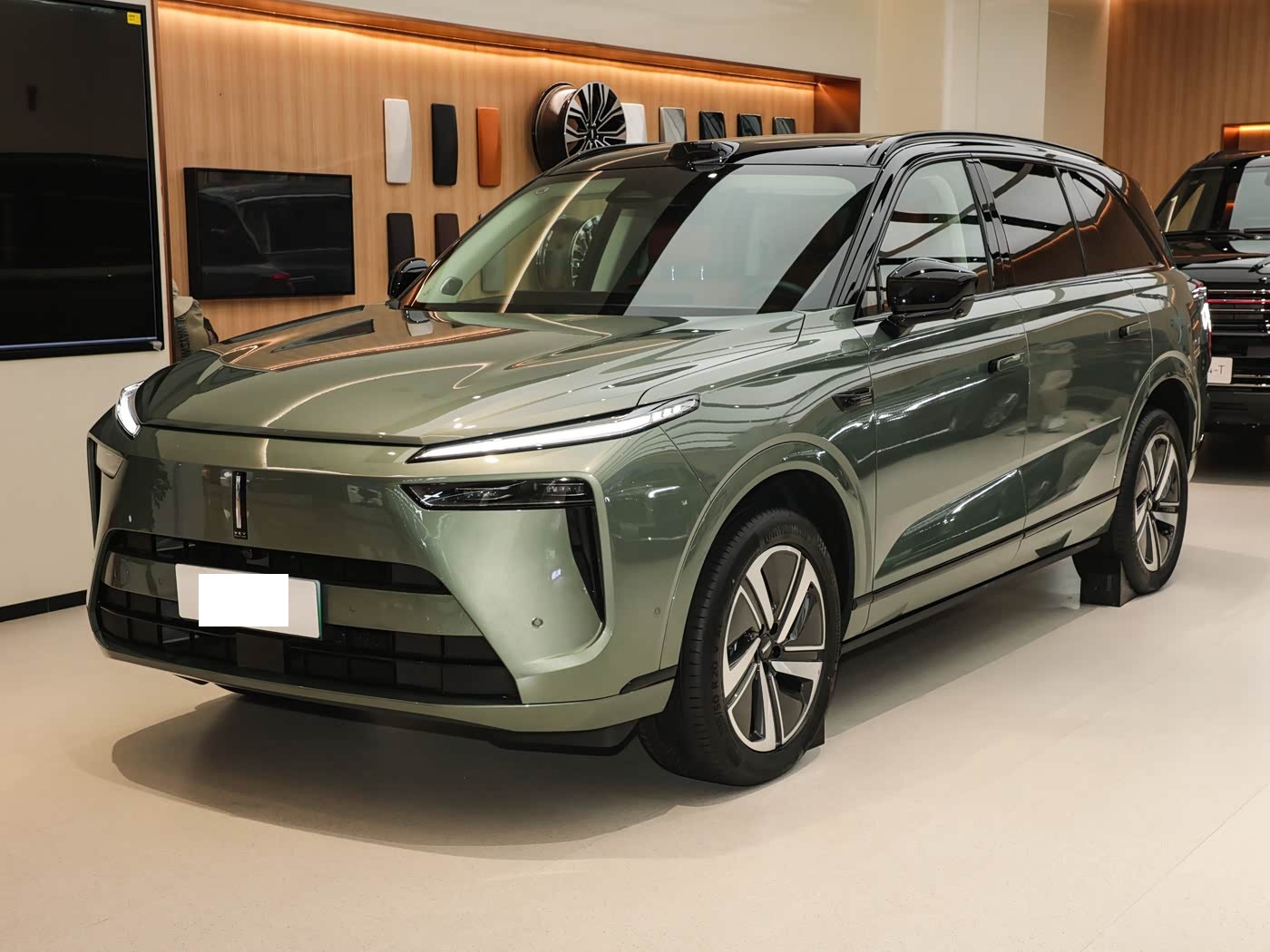 插混中大型SUV对标理想L8,不足30配大六座+女王副驾,续航263Km