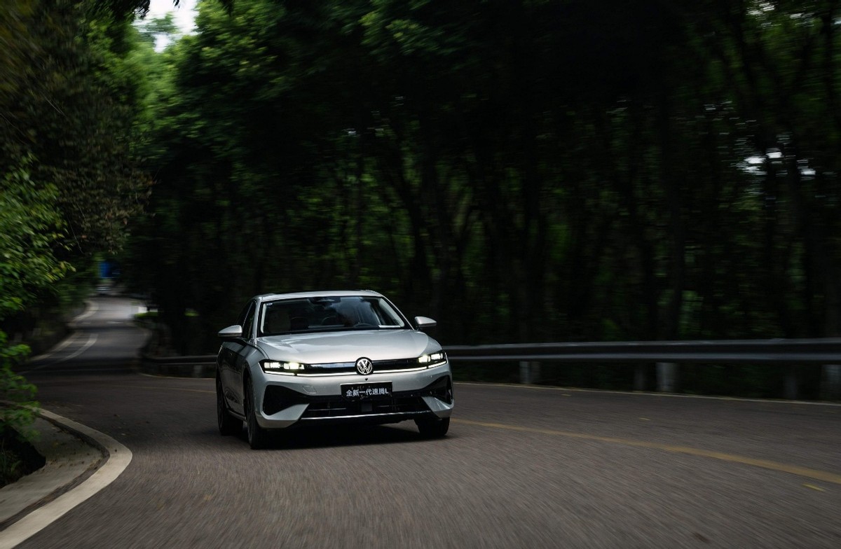 全新速腾L正式上市，11.49 万起直击新势力腹地