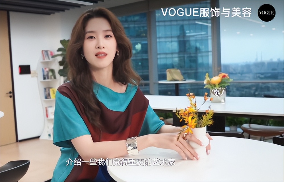 “婚变风波”仅10天，章泽天又官宣喜讯，让娱乐圈都要刮目相看了