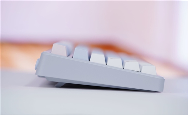78鍵小巧簡約！雷柏V700DIY-75鍵盤圖賞