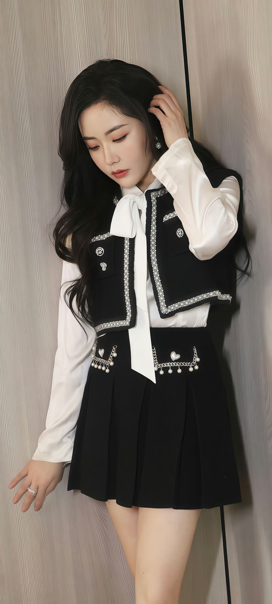 王艺瑾七夕甜度超标！穿泡泡袖白衬衫美成初恋，减脂餐却暴露本性