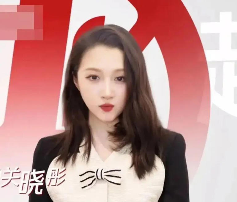 50 岁林志玲与关晓彤撞衫，气质决胜年龄