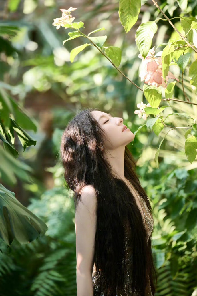 11.4娱乐瓜:肖战 杨紫 成毅 杨幂 白鹿 彭小苒 张凌赫 梁洁 李兰迪