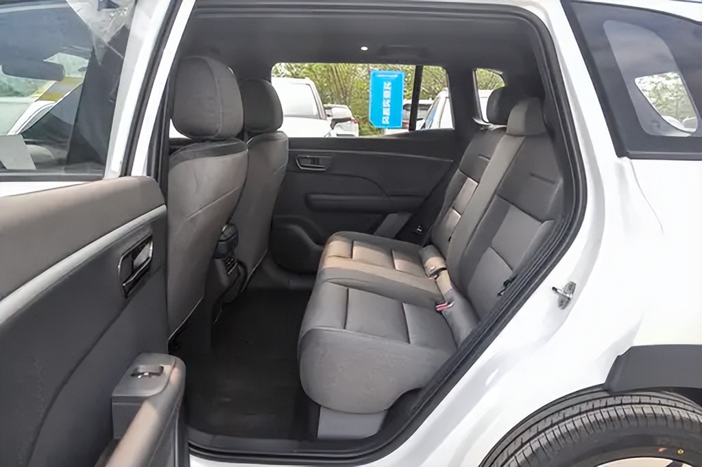 月销破万的10-15万纯电SUV，真实体验后我发现它不简单