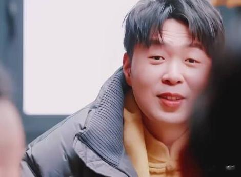 杜海涛晒老婆做饭背影，沈梦辰穿着睡衣炒土豆丝，做的菜都很清淡