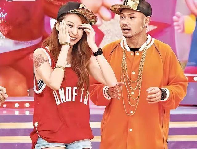 TVB前女星与异性举止亲密