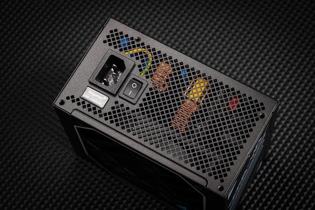 鑫谷数智DM-850G电源评测超金牌智能“小金刚”