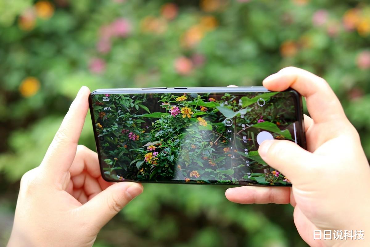 雷軍突然清倉，從6499元跌至2999元，米粉：一切來得如此之快！