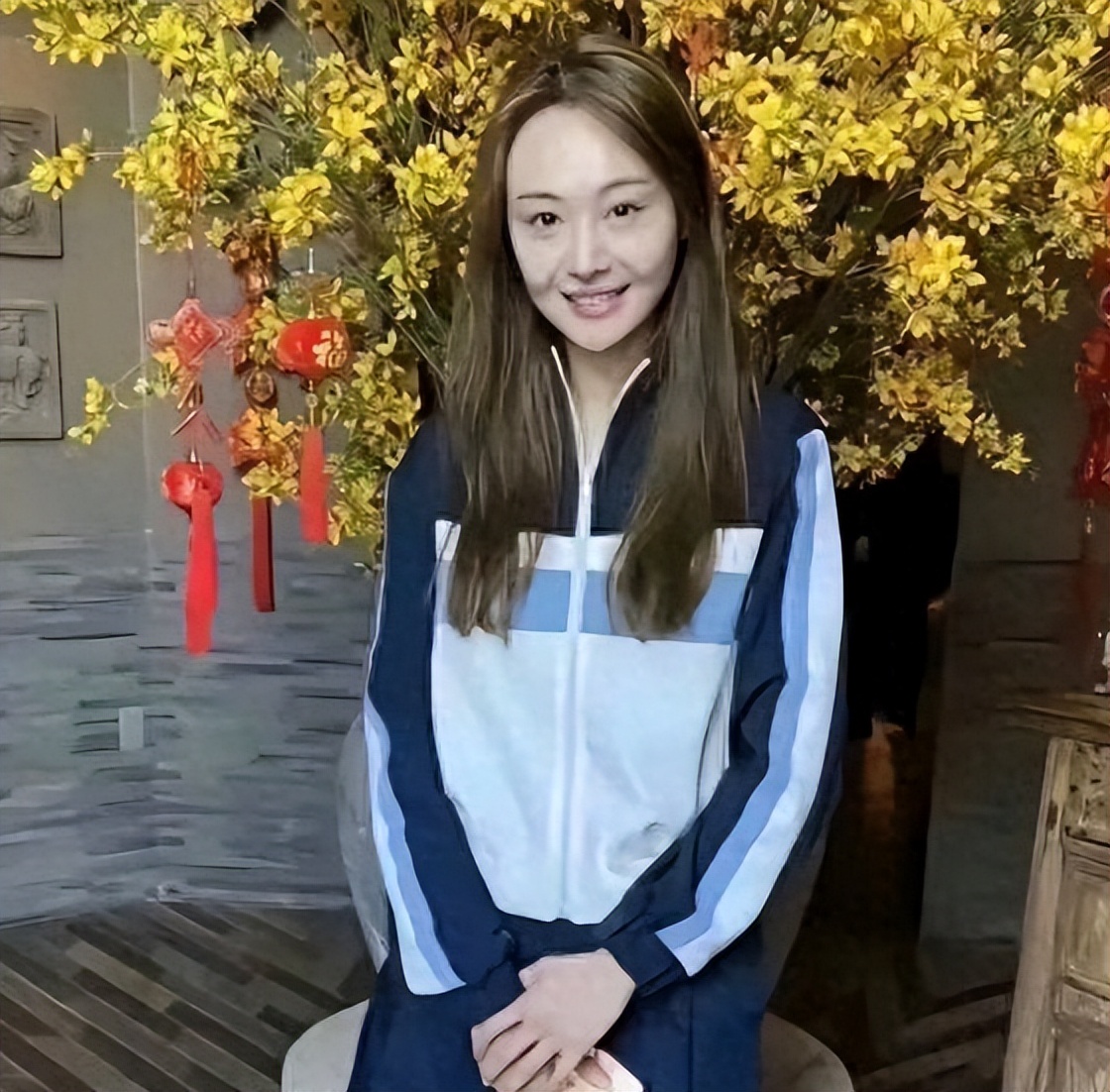 郑爽近照曝光!星味全无彻底成素人,家中装修豪华,日子并不可怜