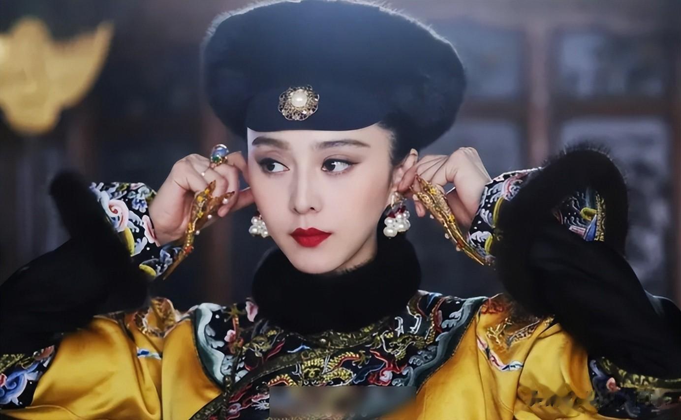 44岁范冰冰现身马来，生图下瓜子脸、皮肤白皙，如今无人识好心酸