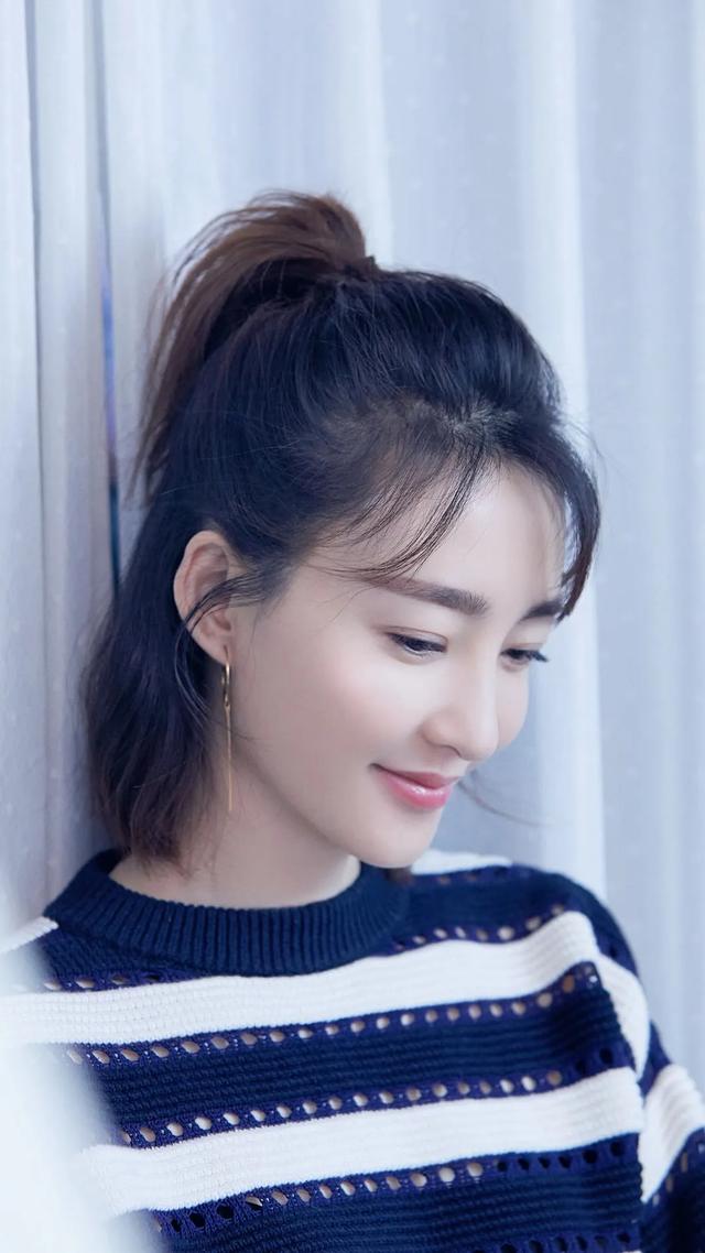 女星图鉴|王丽坤|还是长发好看一些啊!妩媚又动人