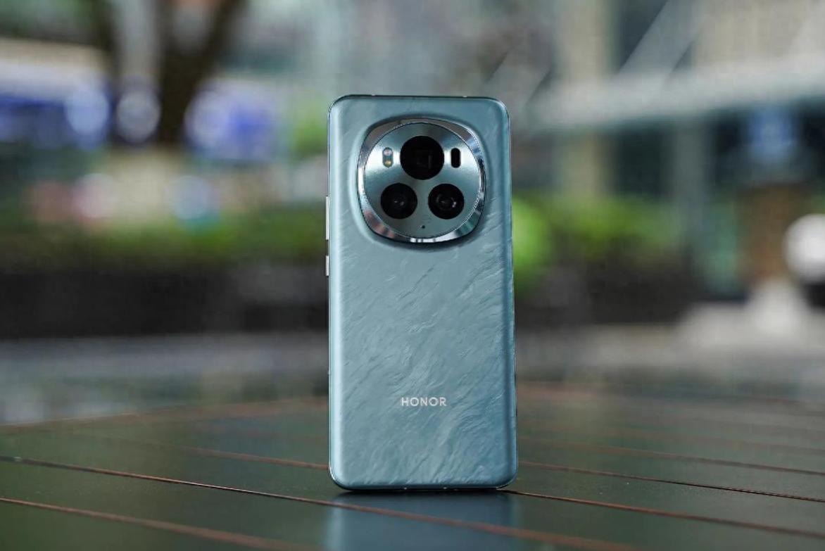 荣耀加大力度清仓,16G+512G跌价2600元,是捡漏的最佳时期