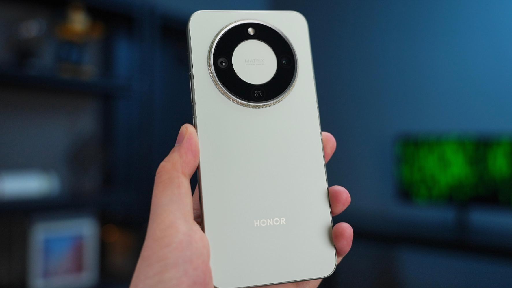 8300mAh！荣耀这大电池千元手机一发布，又是碾压全场