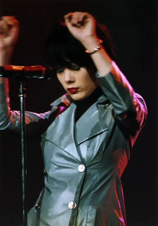 知名女歌手被曝病危进ICU抢救！曾和王菲并称为“歌坛双后”