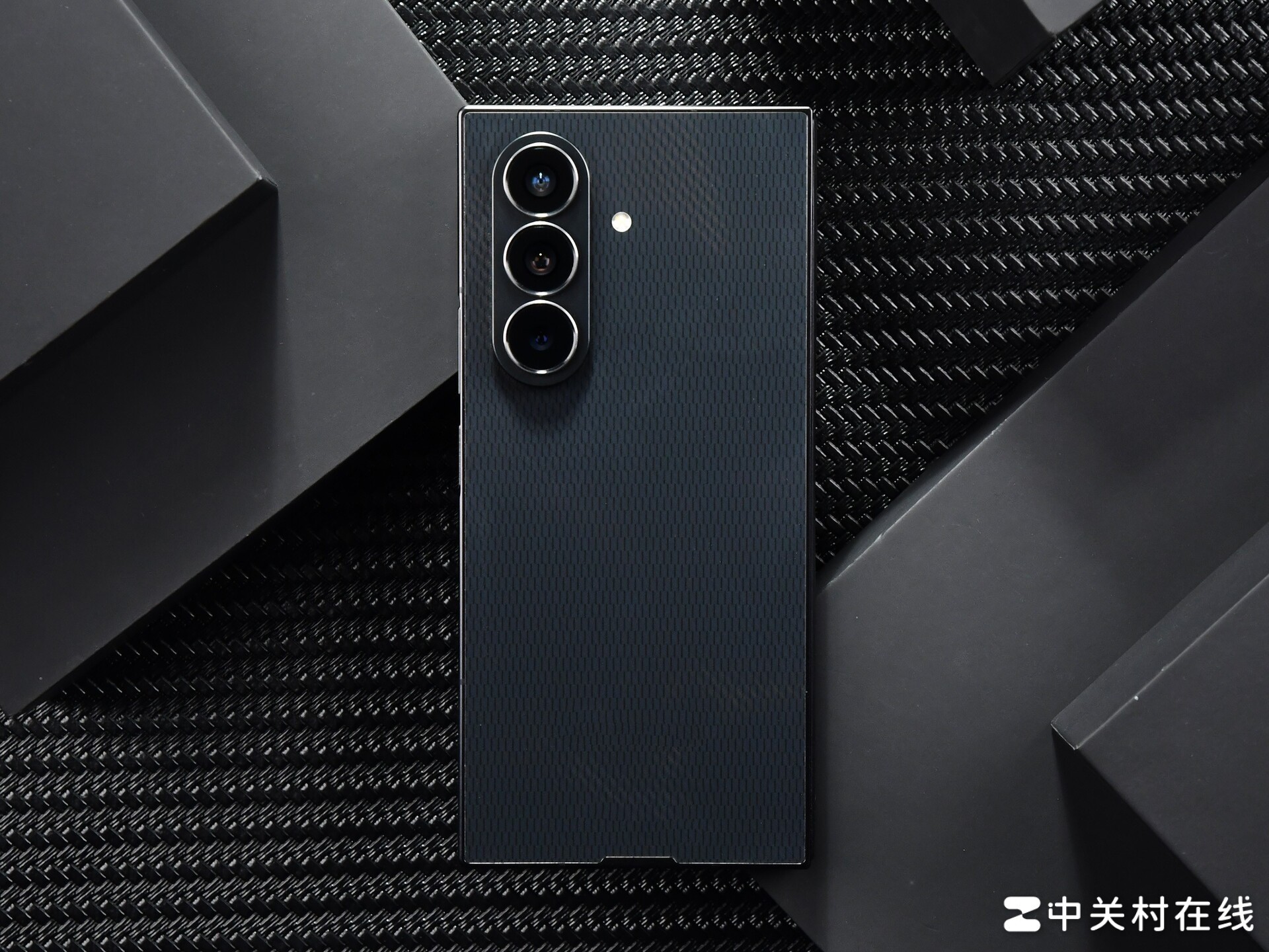 三星 Galaxy Z TriFold 評測：三折疊的新路線，生產力的再飛躍