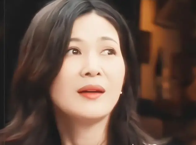 45岁童蕾素颜上热搜！《蛮好的人生》里这张脸打了多少医美女星的脸