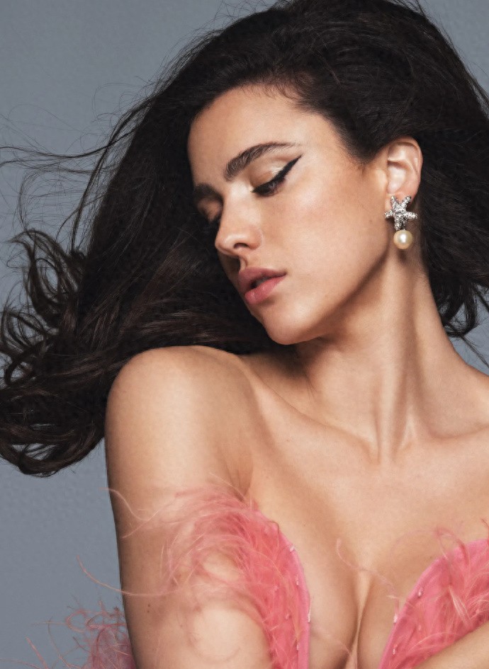 Margaret Qualley杂志幕后美图 ???