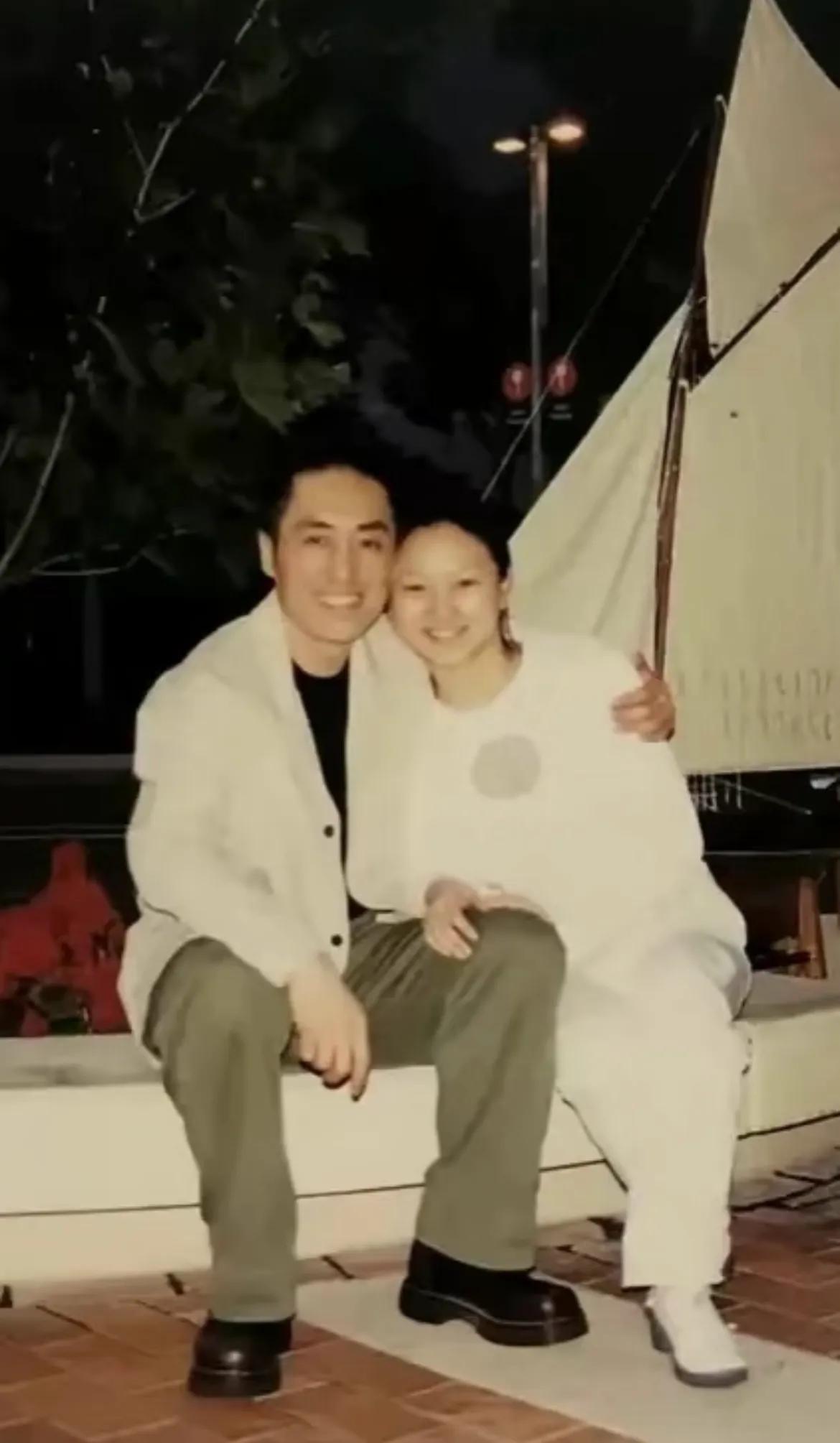 张艺谋和巩俐合影,张艺谋和陈婷合影,生理性喜欢显而易见