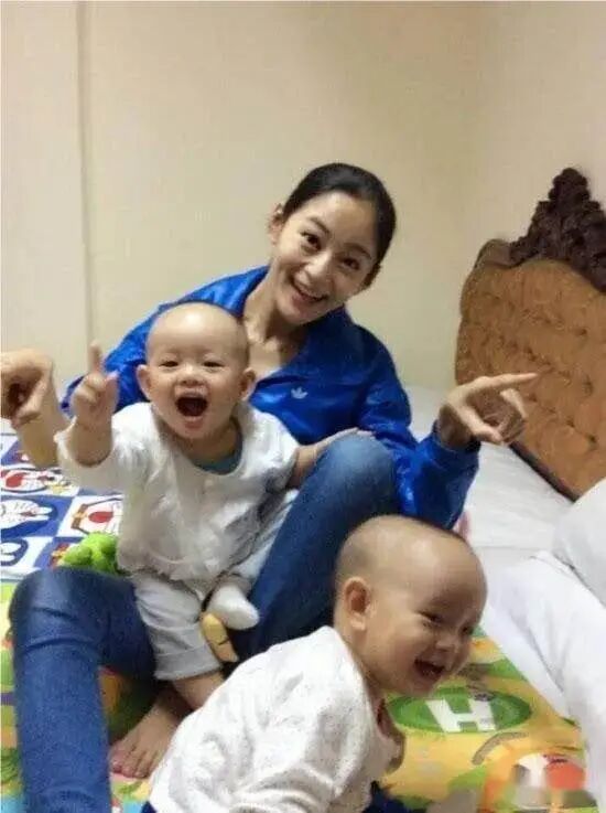 王媛可做梦也没想到，自己12岁双胞胎儿子，已经是她的骄傲了
