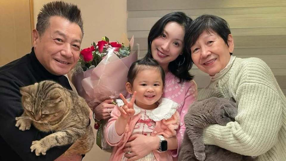 陈宇琛请太太吃烛光晚餐庆生 石修夫妇待儿媳如亲生女儿一样