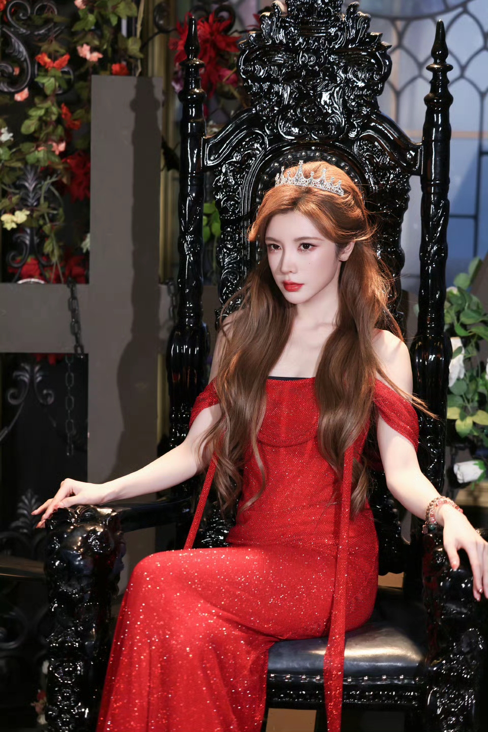 红裙似焰，星光如炬——戴燕妮的美丽与作品图鉴