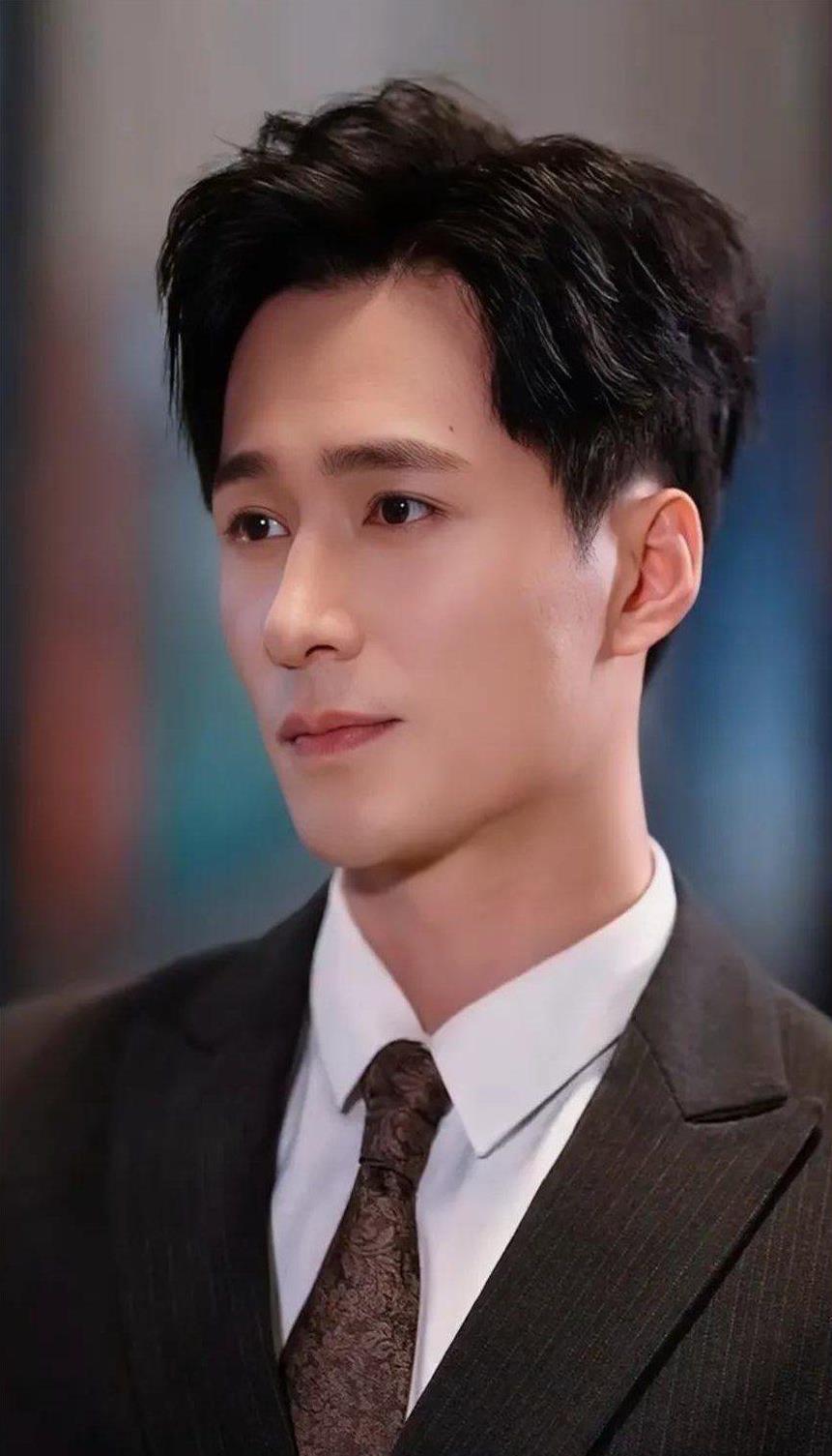 爆款短剧男演员人气排名前二十大换血 曾辉一夜之间掉出前十！