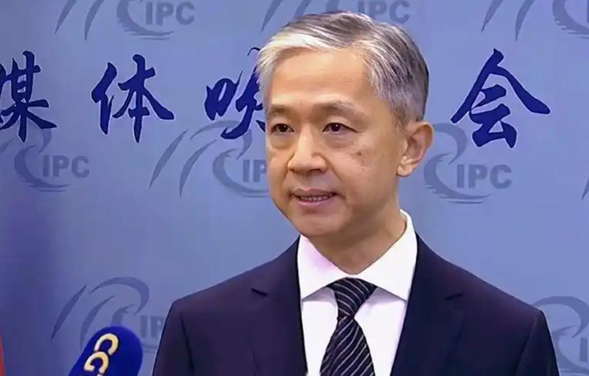 迪丽热巴因消失被传怀孕生子，如今真相终于大白，难怪央视力挺