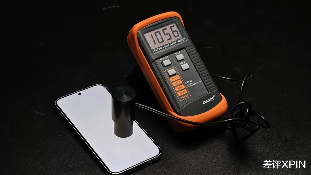 便宜大幾百，配置卻更頂？子品牌手機開始“騎臉”自家大哥了