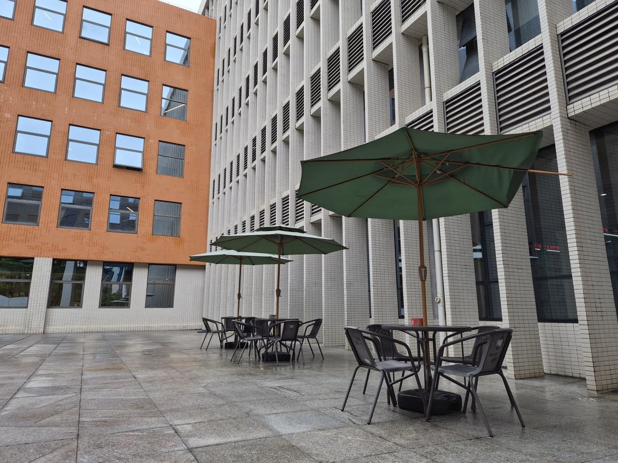 三星Galaxy Z Flip7上手評測：小折疊的新高度，還是熟悉的配方？