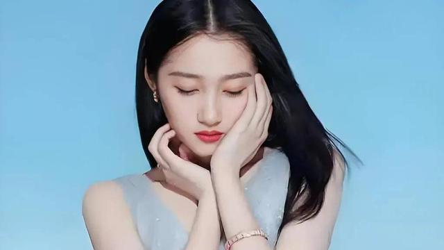 被传分手后,鹿晗暴瘦状态遭质疑,关晓彤的一个举动早已澄清一切