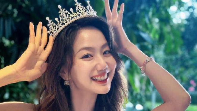 许嵩冯禧被曝99大婚！网友偶遇逛街见家长，相差14岁修成正果