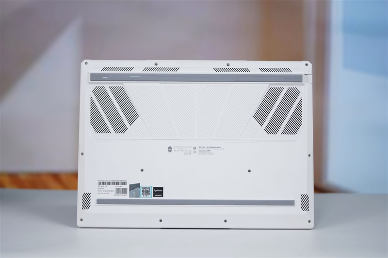 雷神獵刃S評測：萬元游戲本性能出色 長江存儲PC411 SSD寶刀不老