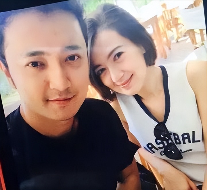 离过年不到俩月，42岁尼格买提高调官宣喜讯，前妻帕夏古丽后悔吗