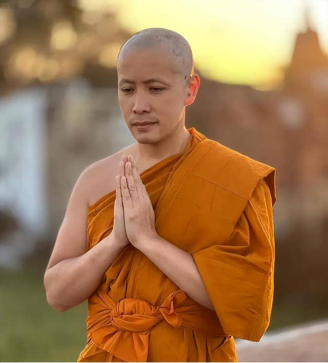 香港知名男星与父母接连患癌，承担巨额医药费