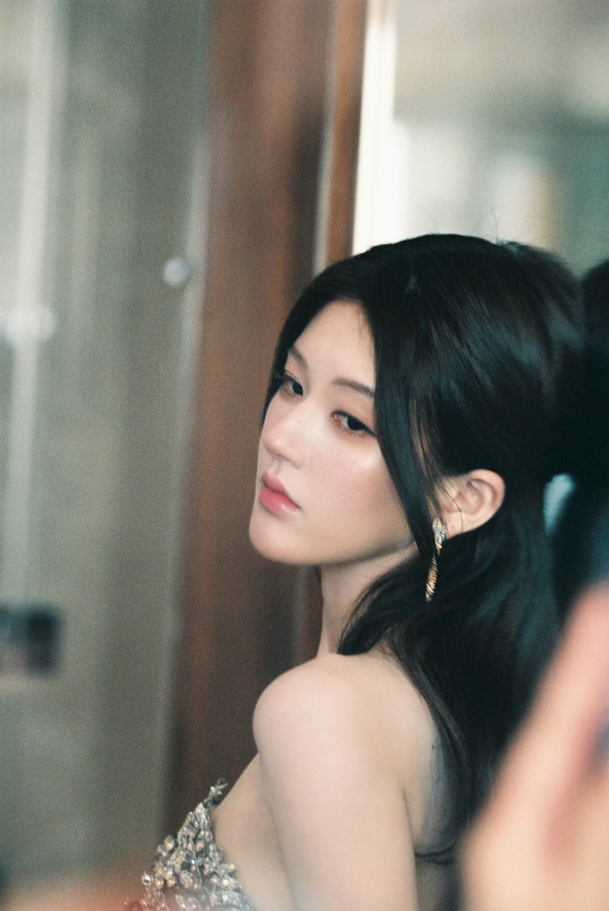 赵露思最新营业照，又被美到了