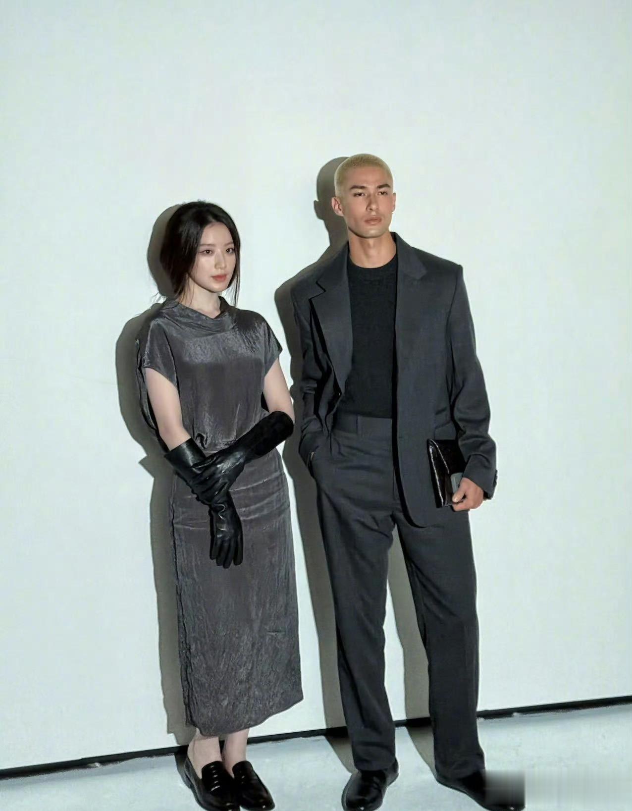 叶舒华纽约时装周出图，低束发如女神降临，美的太权威了