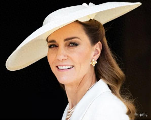 威廉43岁生日凯特晒照，王妃病情又严重3个娃还小，这个生日难过