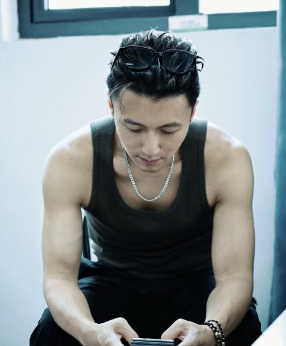 王菲也没想到，谢霆锋会因《镖人》吴京的一个举动，落得口碑暴跌