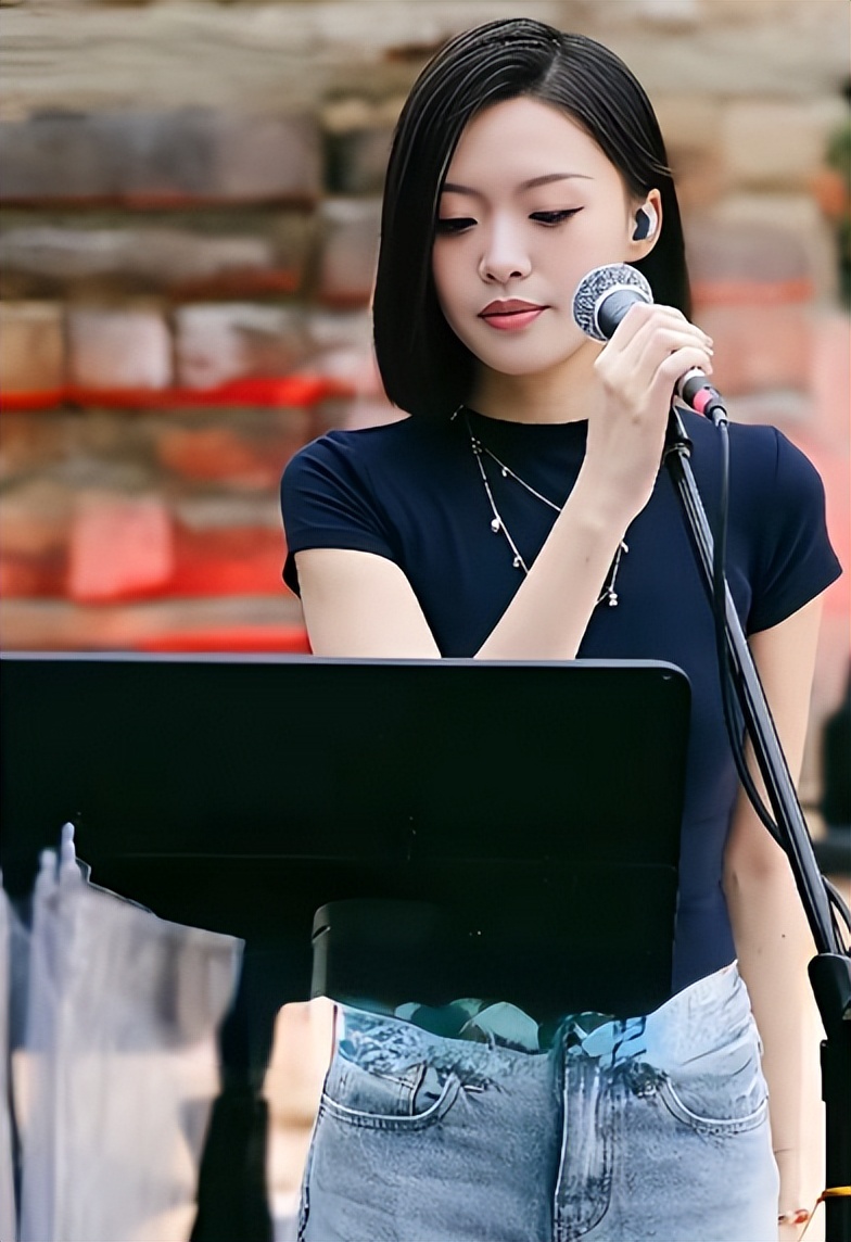 徐子尧登上2026新年演唱会，刀郎13字表态，没给云朵留一丝体面