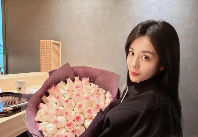 恭喜！俞灏明王晓晨结婚，大钻戒抢镜，深情告白：后悔过去的所有