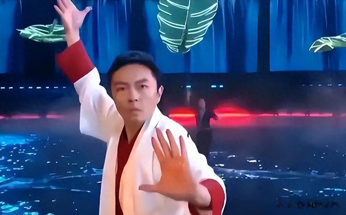 他出道即巅峰，却被周润发劝退圈，如今全运会惊艳出场，再回巅峰