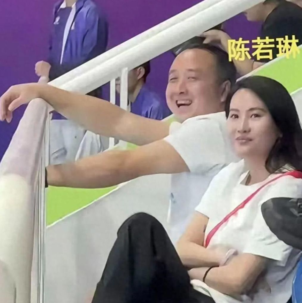 时隔半年终于见面！全红婵送陈若琳礼物能遇到这2位好教练真幸福