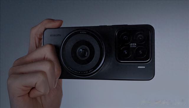 盧偉冰：小米16Ultra將會是移動影像的新高度