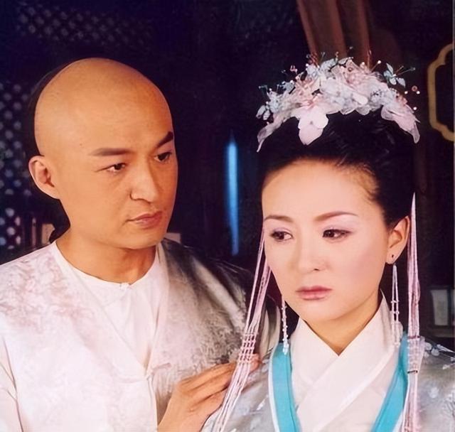 “最干净女演员”被富商苦追10年才嫁,如今和女儿被宠如宝