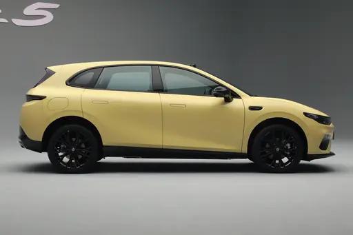 10万级小钢炮实锤！零跑Lafa5：后驱+6.4秒破百，配置香到离谱